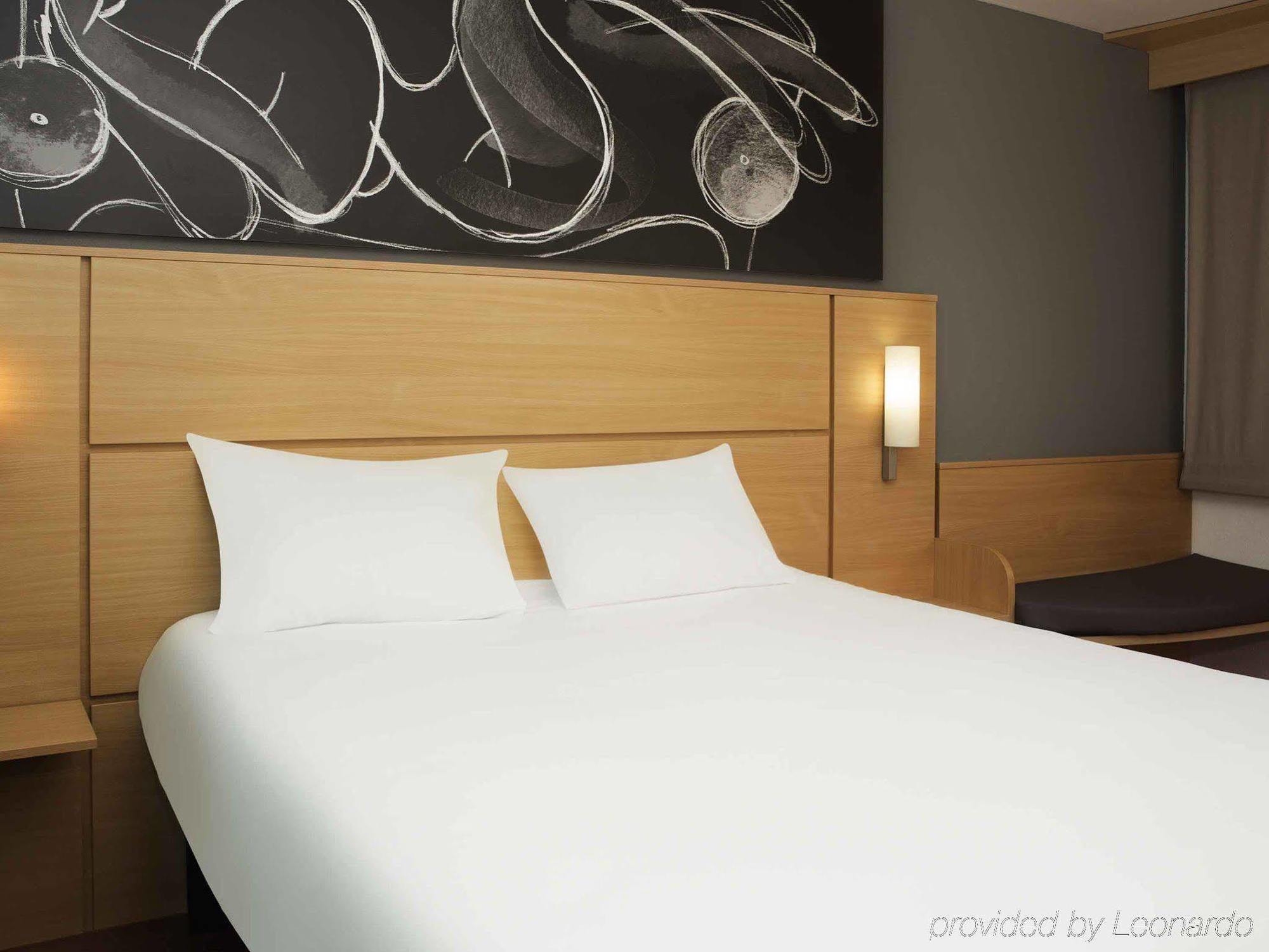 Ibis 3 Lacs Neuchatel Thielle Екстер'єр фото