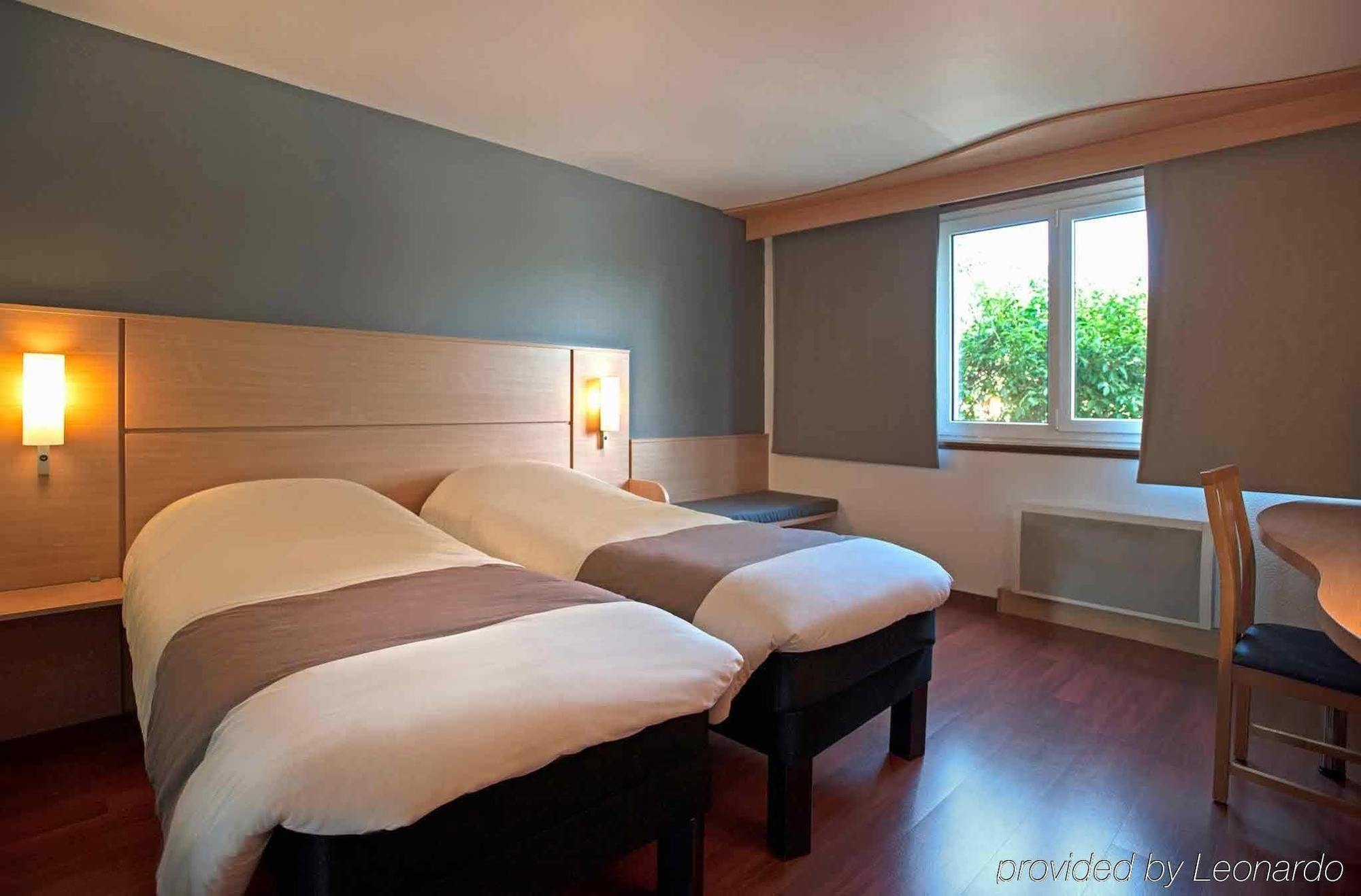 Ibis 3 Lacs Neuchatel Thielle Екстер'єр фото